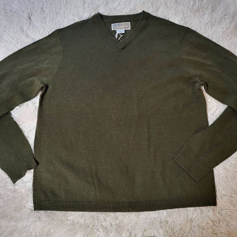 Weekendz off v-neck long sleeve  pullover  olive/green wool sweatshirt M